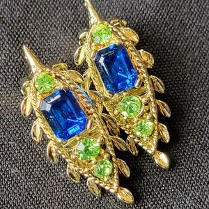 Vintage Gold Tone Clip on Earrings